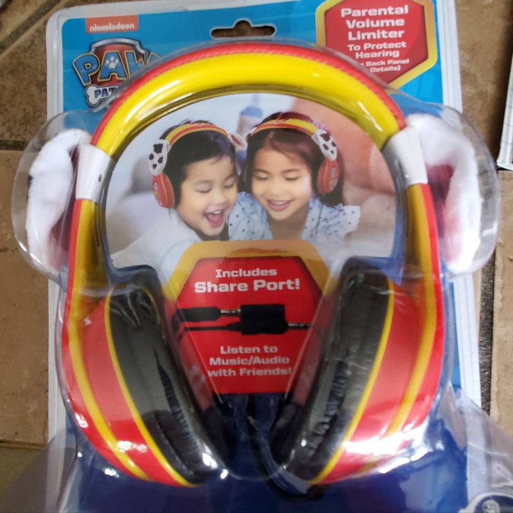Disney Jr. Paw Patrol Headphones With Parental Control & Includes Share Port NIP